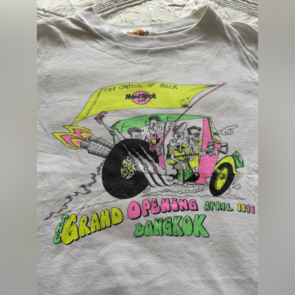 Vintage Hard Rock Cafe Bangkok Thailand Graphic T-Shirt